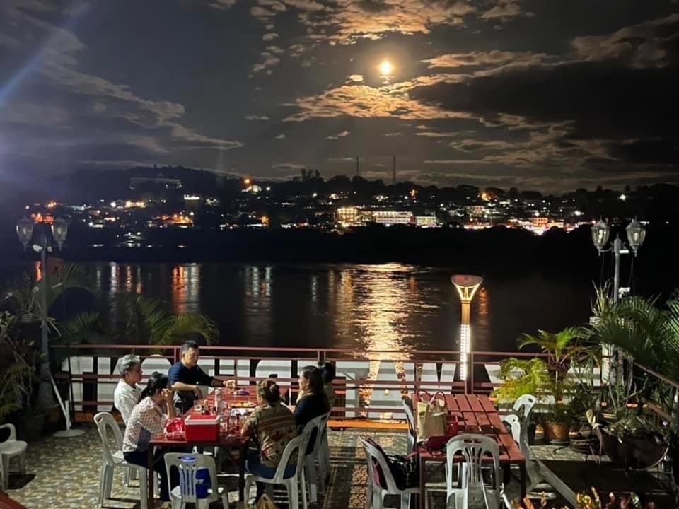 Day Waterfront Hotel Chiang Khong Exteriér fotografie