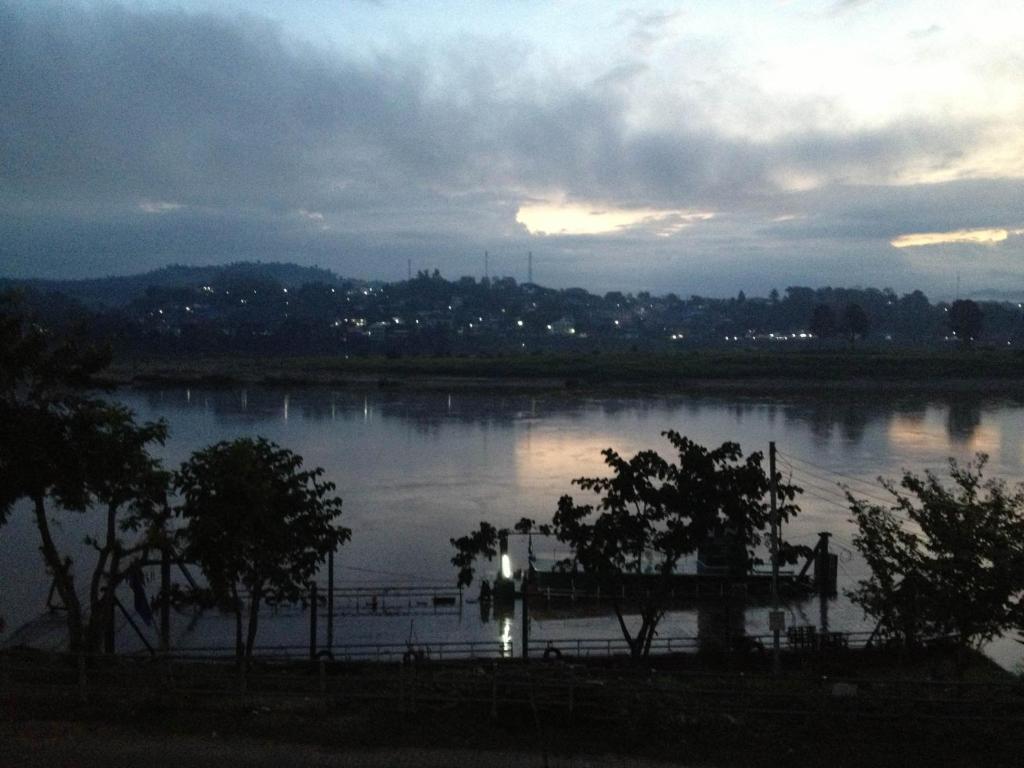 Day Waterfront Hotel Chiang Khong Exteriér fotografie